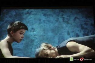 看懂吃瓜群众视频,揭秘网络热点背后的真相