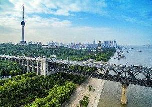 武汉大桥吃瓜,见证时代变迁的“吃瓜”传奇